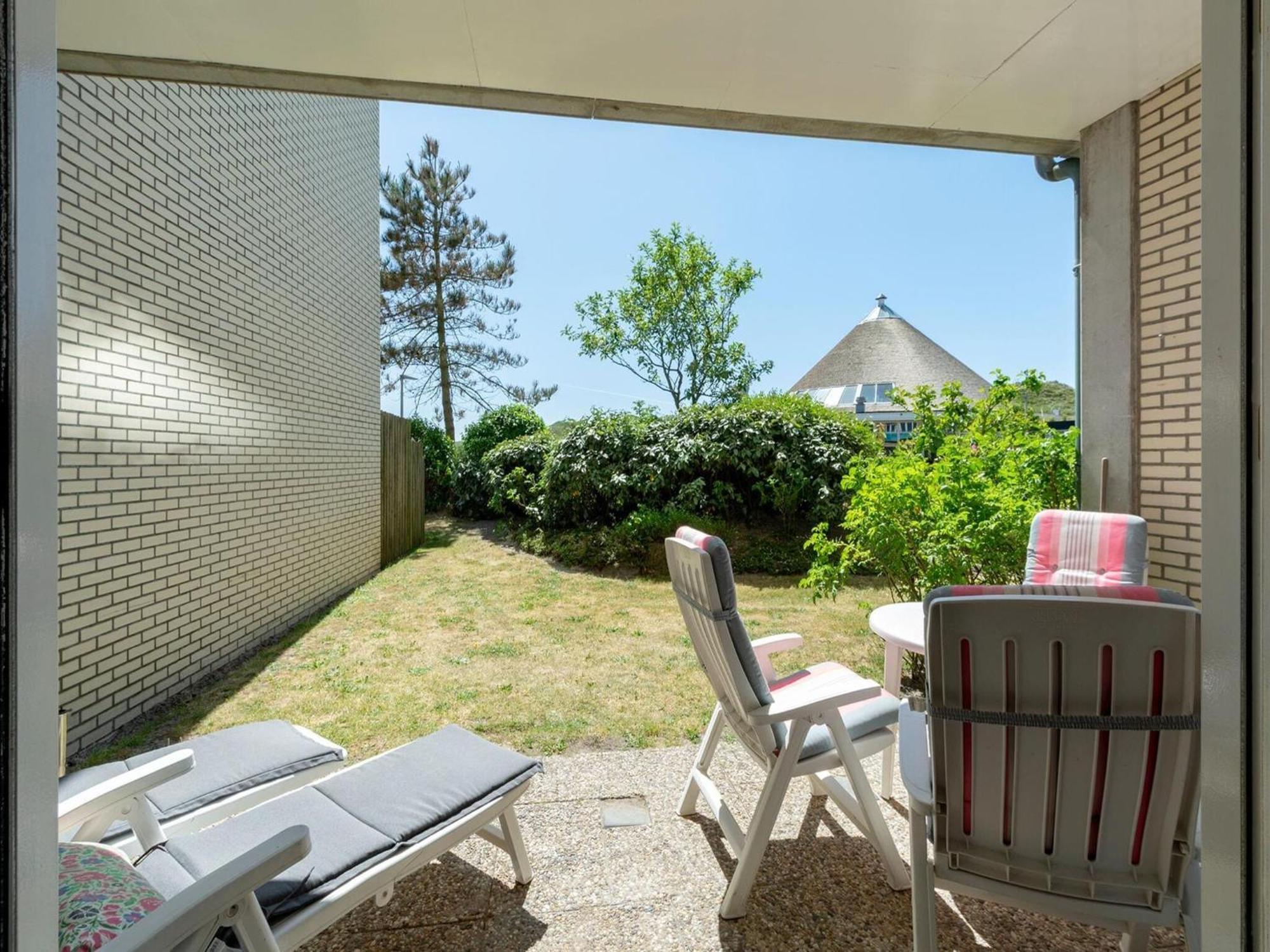 An Apartment That Is Attractively Furnished Julianadorp Exterior photo